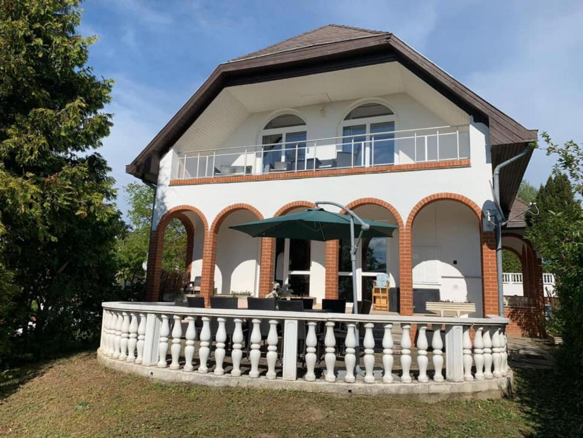 Landhaus Toereki Mit Pool Siófok Eksteriør bilde